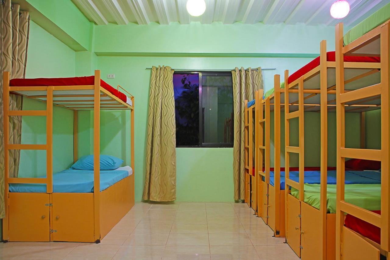 Antwet Backpacker'S Inn & Rooftop Bar Dumaguete City Bagian luar foto