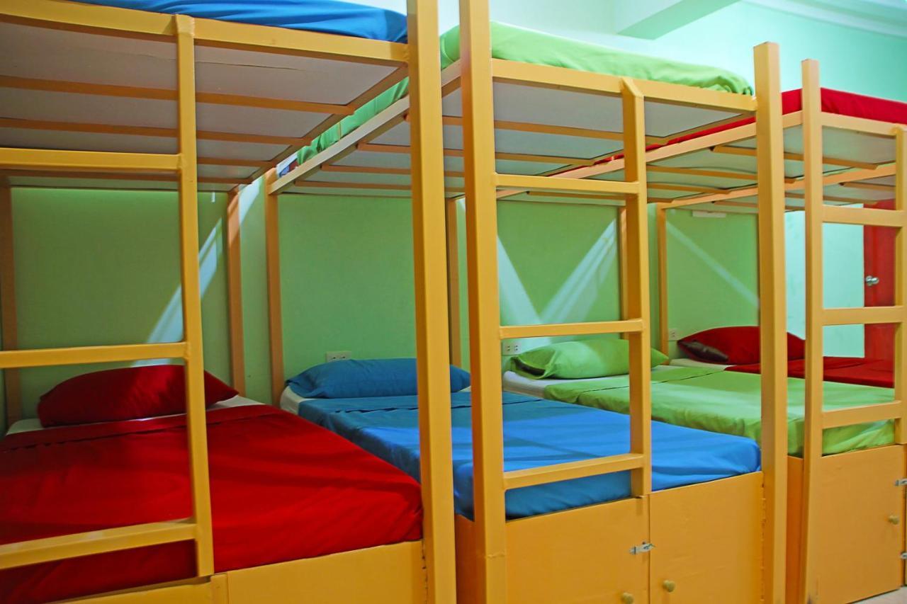Antwet Backpacker'S Inn & Rooftop Bar Dumaguete City Bagian luar foto
