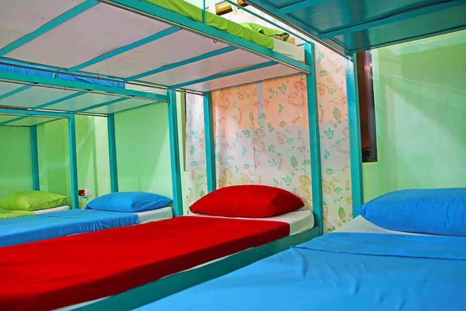 Antwet Backpacker'S Inn & Rooftop Bar Dumaguete City Bagian luar foto