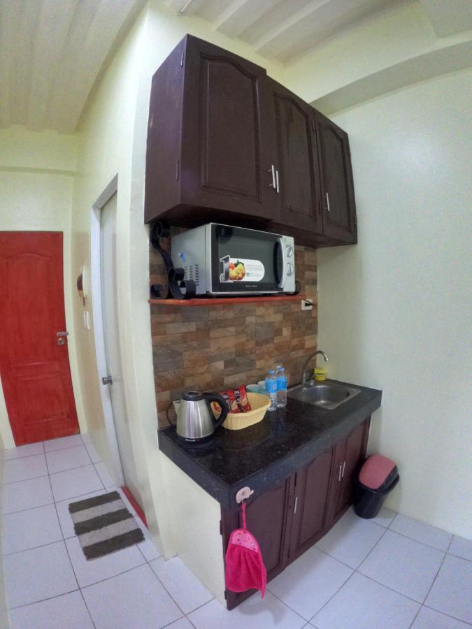 Antwet Backpacker'S Inn & Rooftop Bar Dumaguete City Bagian luar foto