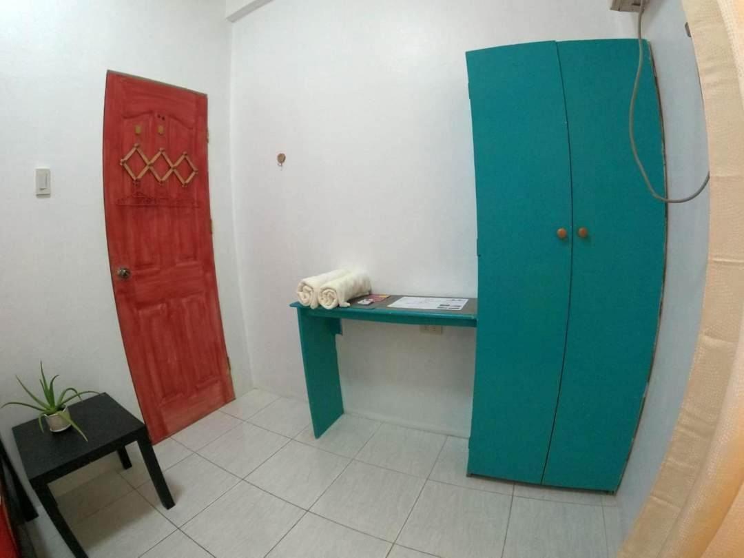 Antwet Backpacker'S Inn & Rooftop Bar Dumaguete City Bagian luar foto