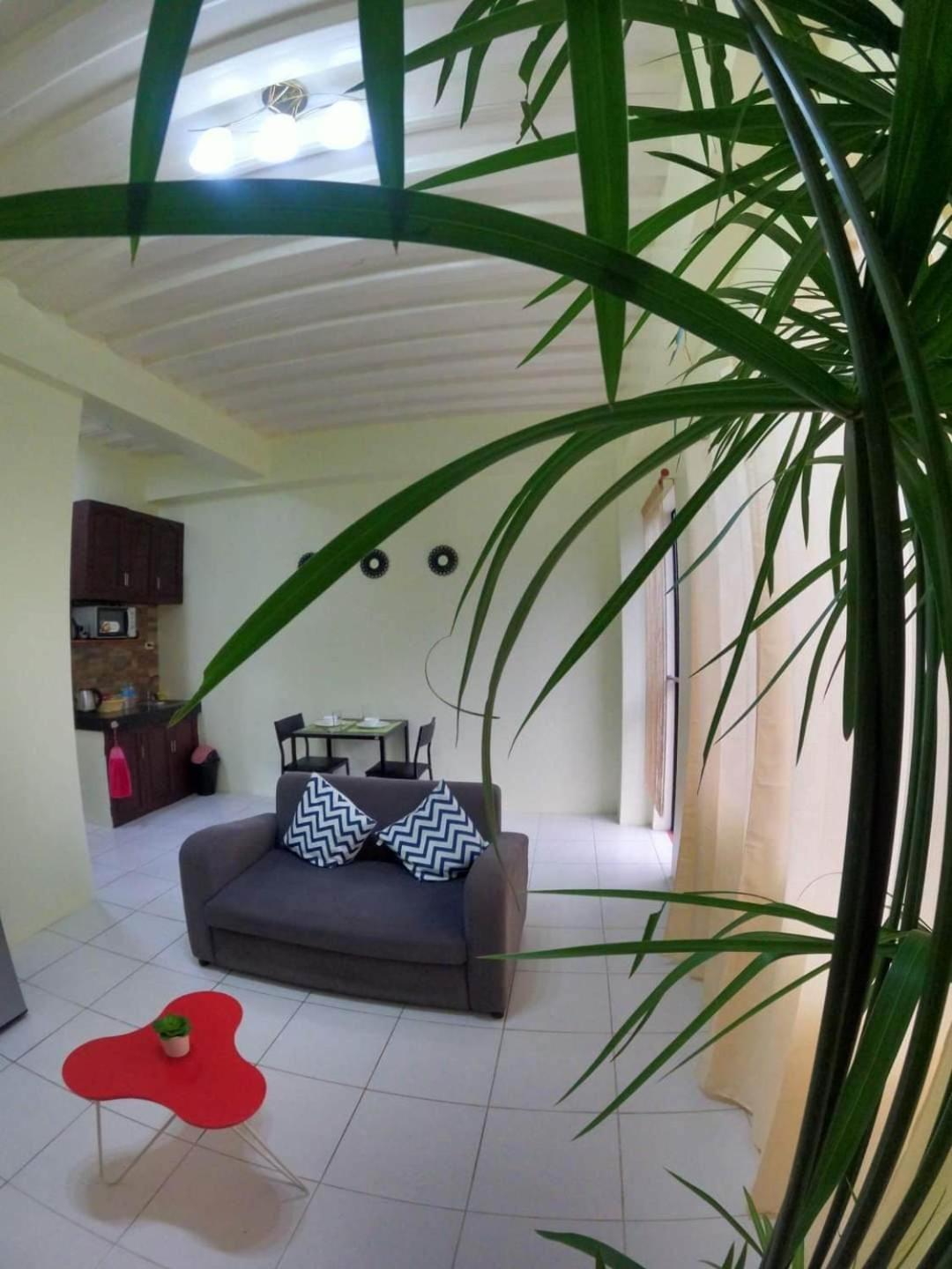 Antwet Backpacker'S Inn & Rooftop Bar Dumaguete City Bagian luar foto